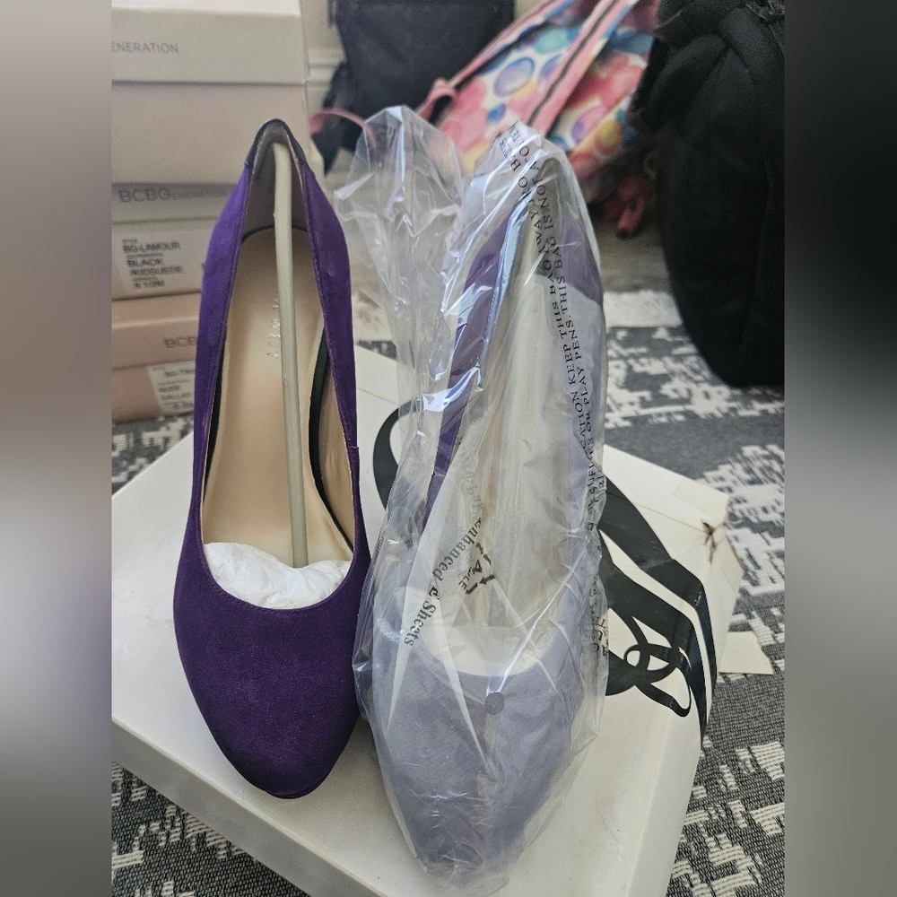 Nine West Ourple Suede Pumps